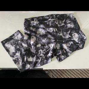 Under Armour cropped leggings